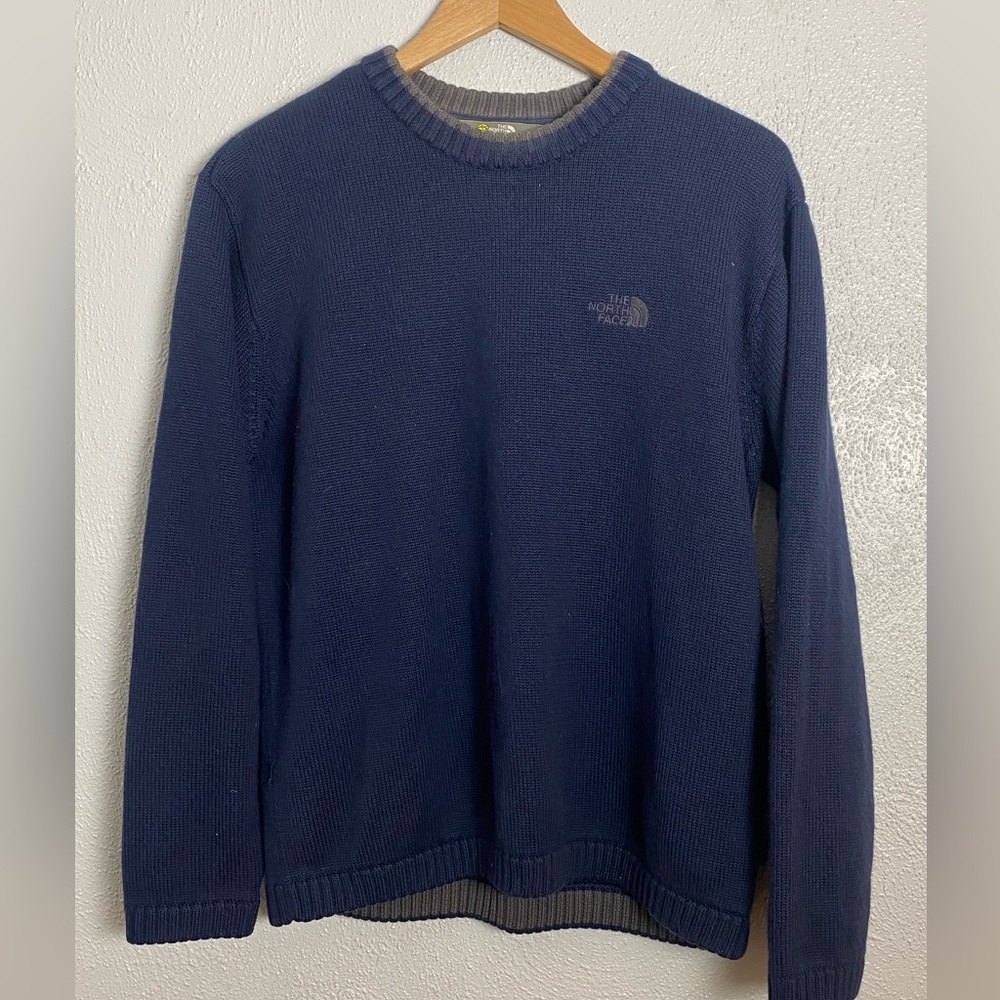 Vintage Men’s North Face Navy Sweater